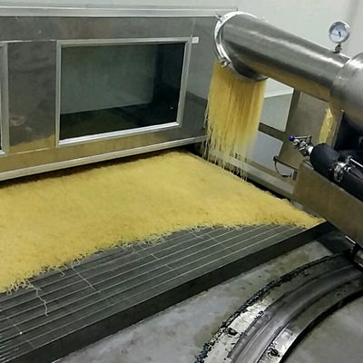 Extrusion de la gélatine dans la peau des os du poisson