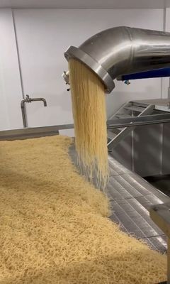 Extrusion de la gélatine dans la peau des os du poisson