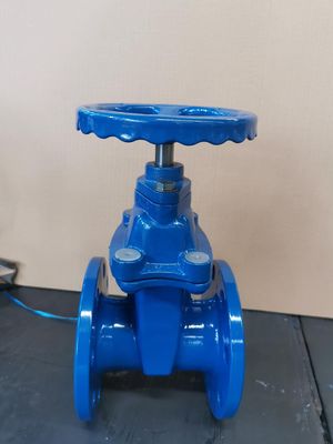 Ventilateur de porte pneumatique pour régulation du débit dans les environnements industriels