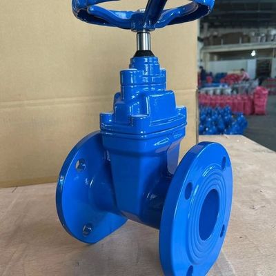 Ventilateur de porte pneumatique pour régulation du débit dans les environnements industriels
